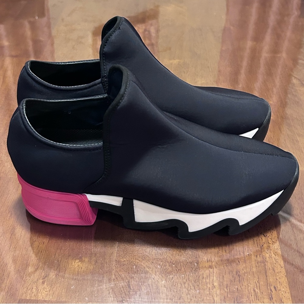 iRi NYC Black White Platform Slip On Athletic Comfort Shoes Women's EU 39 US 8.5